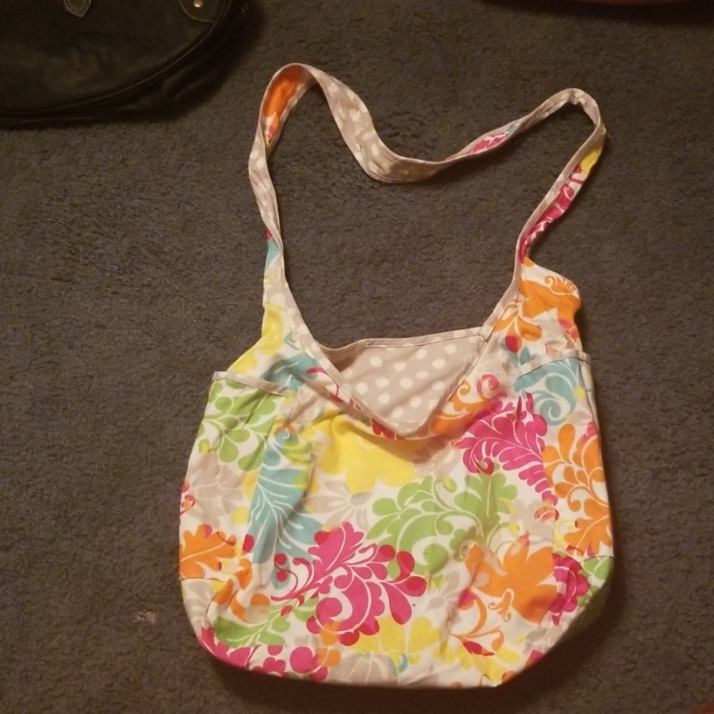 Reversible crossbody bag